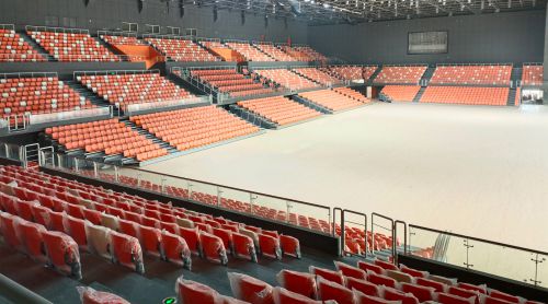 場館座椅的“骨骼”之謎：吹塑 vs 注塑，為何征途座椅選擇氣輔注塑？?